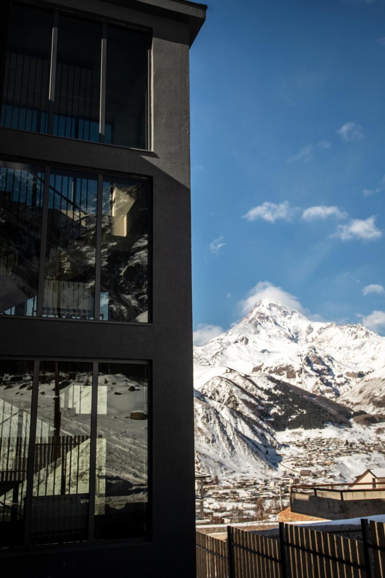 Kazbegi Hotel Grand View Exterior photo