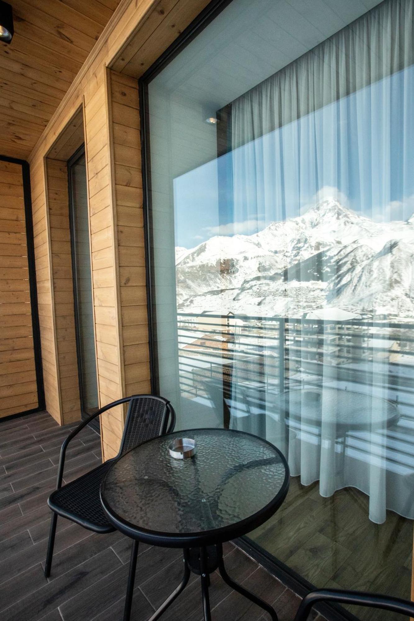 Kazbegi Hotel Grand View Exterior photo