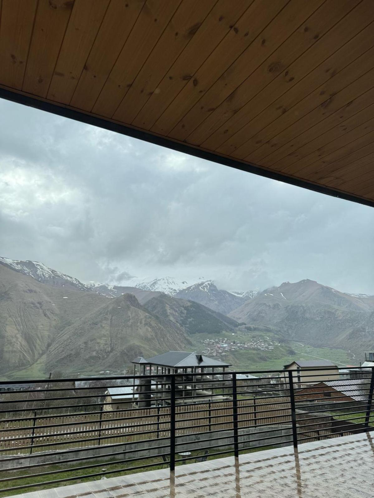 Kazbegi Hotel Grand View Exterior photo