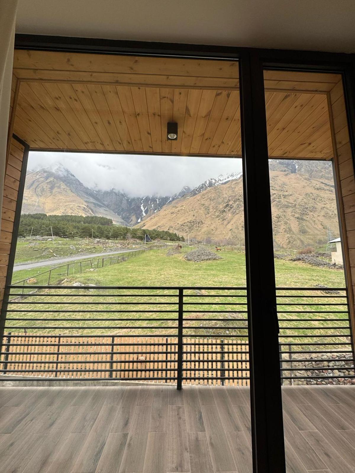 Kazbegi Hotel Grand View Exterior photo