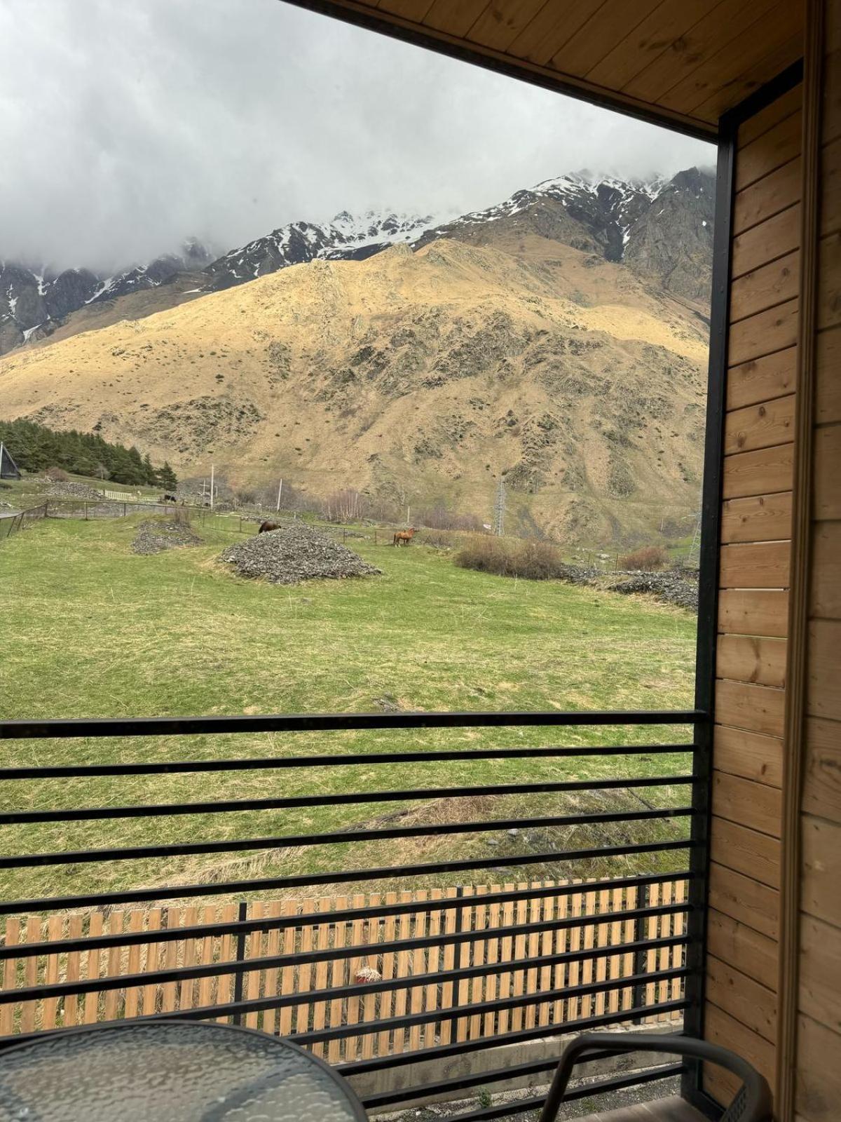 Kazbegi Hotel Grand View Exterior photo